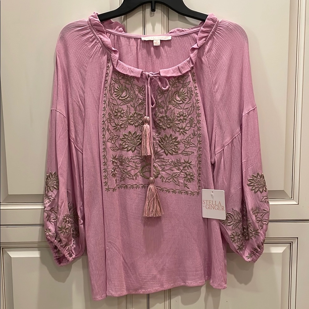STELLA + GINGER Women's Embroidered Pink Top